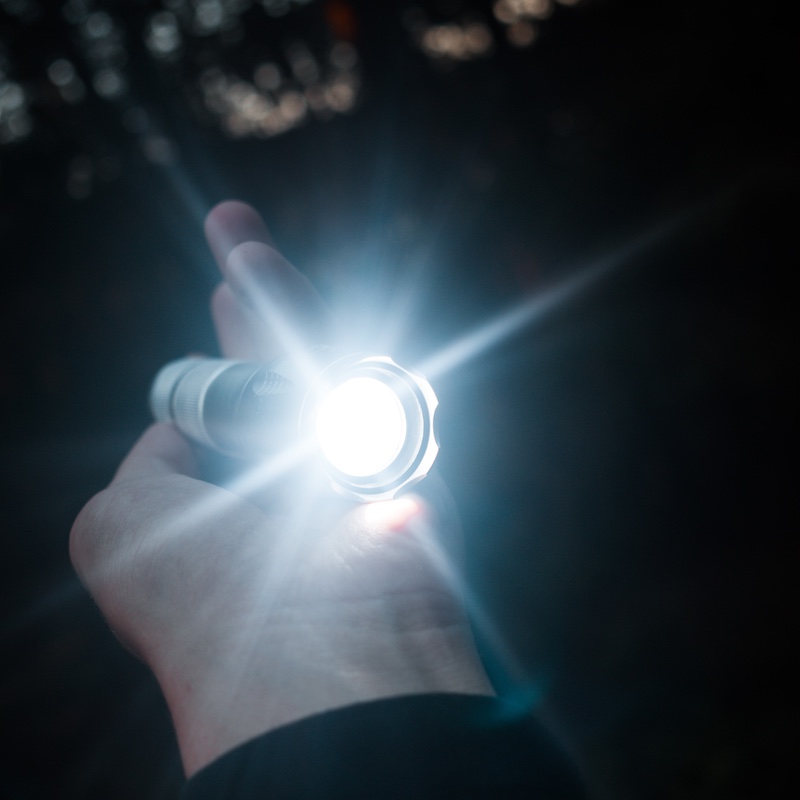 Voimakas taskulamppu