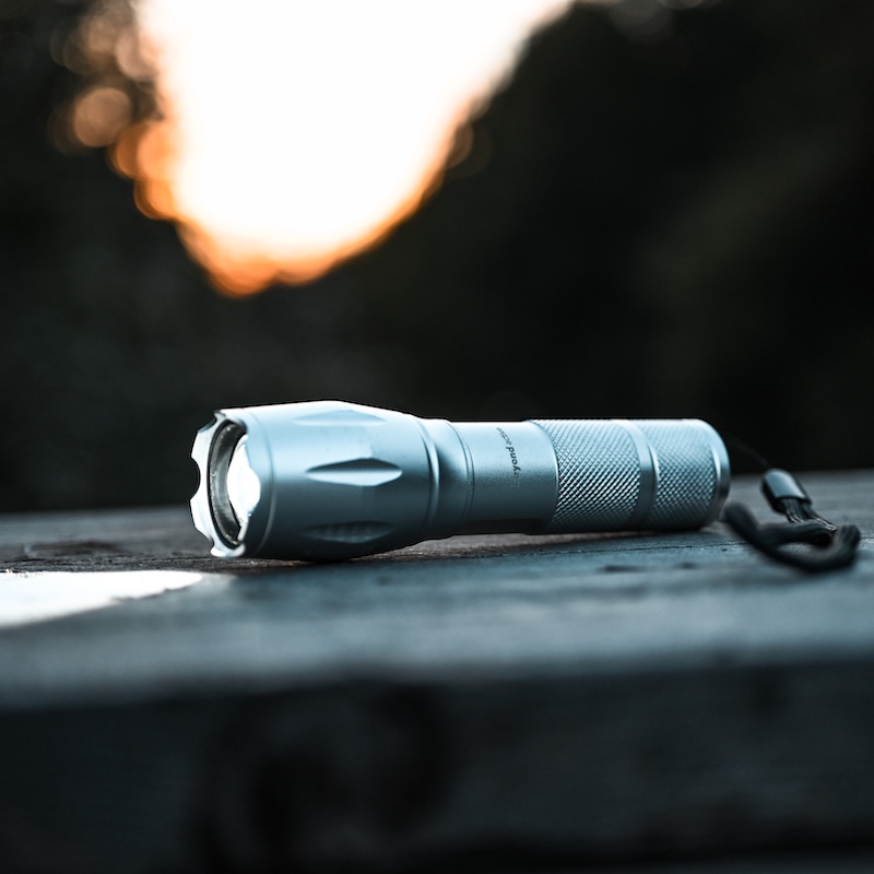 Voimakas taskulamppu